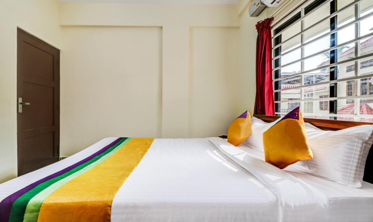 Itsy Hotels Rain Tulsi Stayz, Palarivattom Junction Kochi Exterior foto